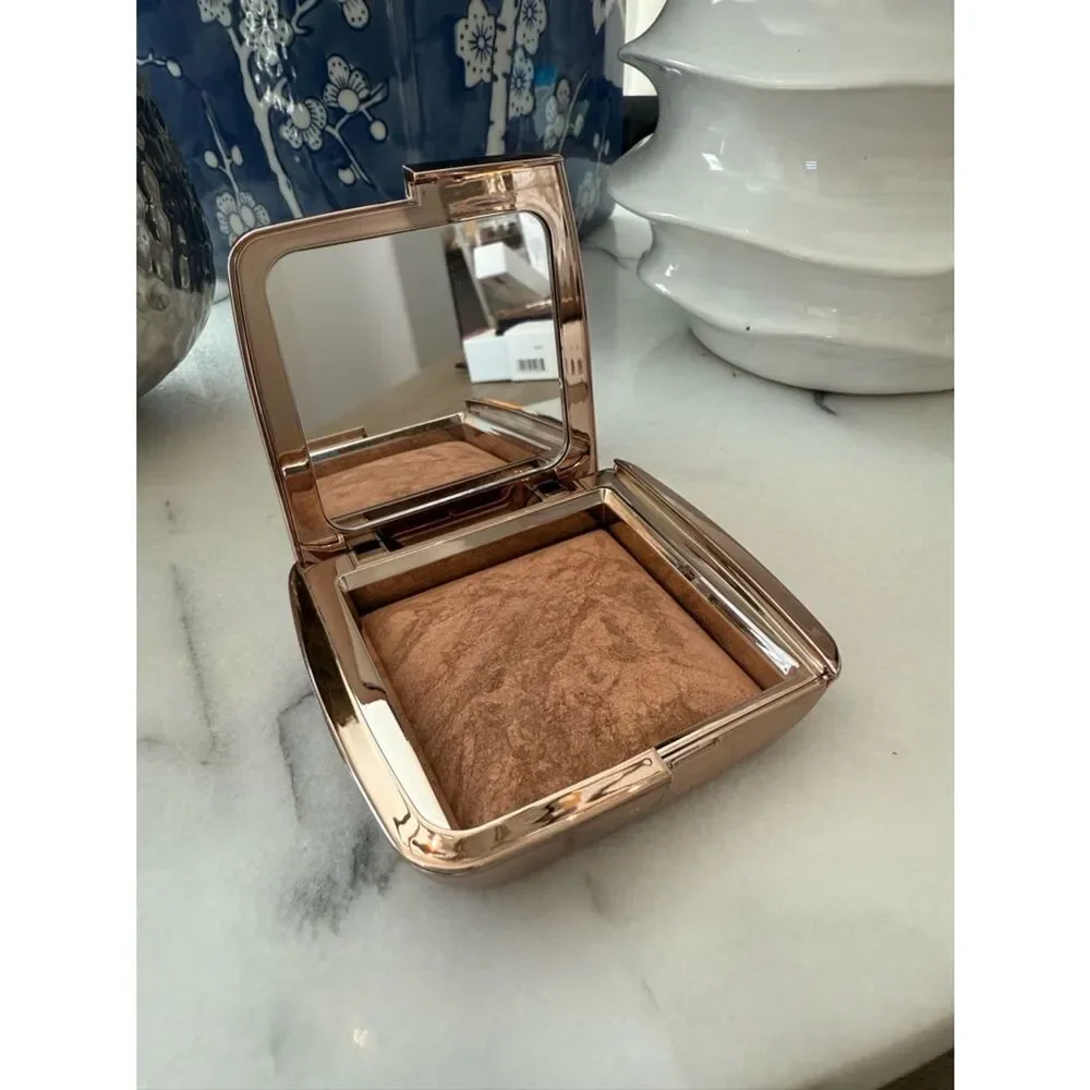 Hourglass Ambient® Lighting Bronzer in Radiant Bronze